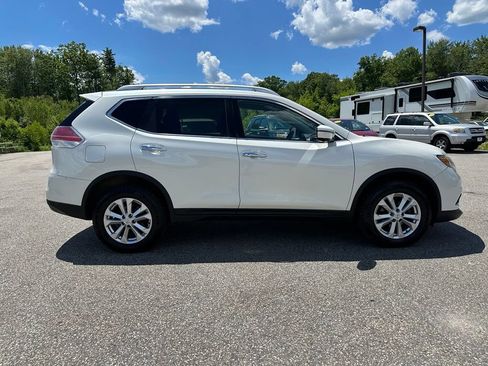 Used 2016 Nissan Rogue SV w/ SV Premium Package AWD/4WD image 6