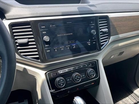 Used 2023 Volkswagen Atlas SE w/ Black Wheel Package FWD image 22