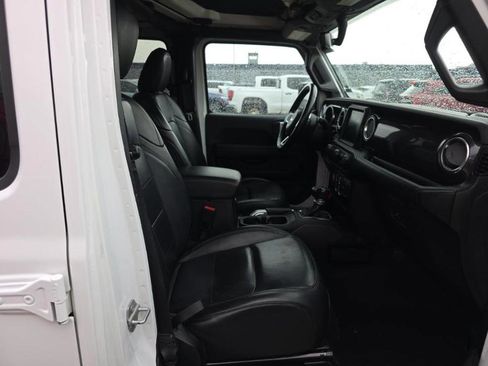 Used 2020 Jeep Wrangler Unlimited Sahara AWD/4WD image 7