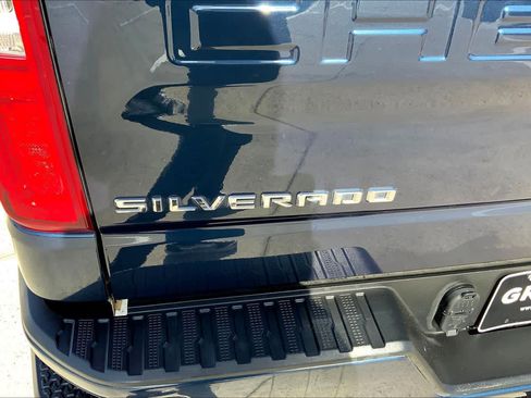 Used 2020 Chevrolet Silverado 1500 RST w/ Texas Edition image 30