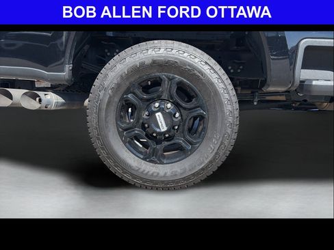 Used 2023 Ford F250 XLT w/ XLT Premium Package AWD/4WD image 17