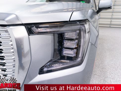 Used 2024 GMC Yukon Denali w/ Denali Reserve Package image 8