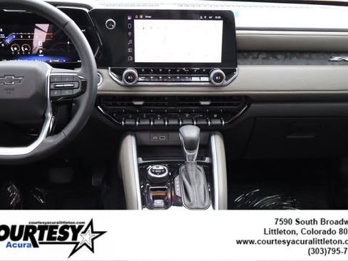 Used 2025 Chevrolet Colorado ZR2 w/ Technology Package image 10