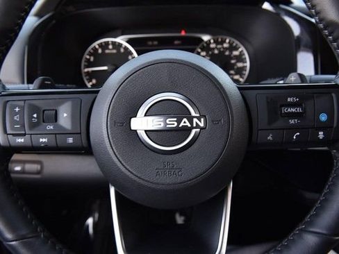 Used 2024 Nissan Pathfinder SL image 22