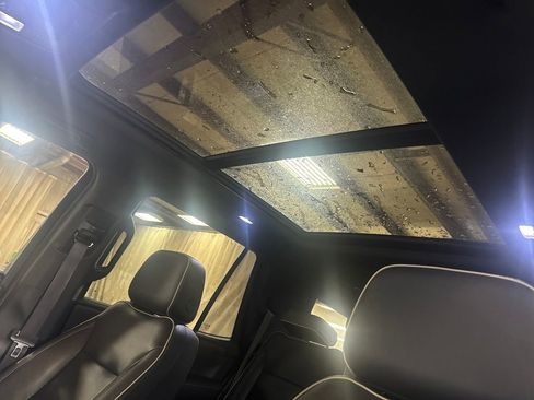 Used 2021 Chevrolet Tahoe Premier w/ Premium Package image 22