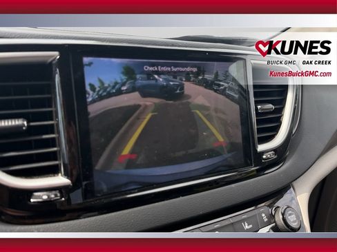 Used 2023 Chrysler Pacifica Touring-L FWD image 29