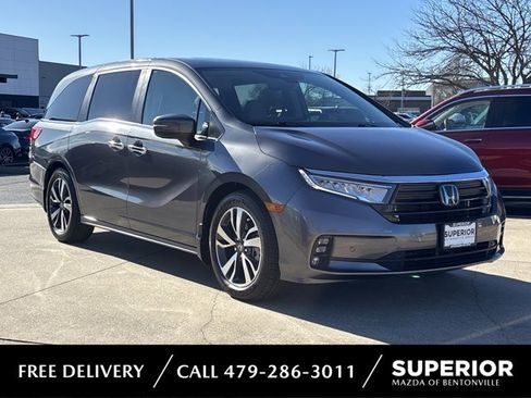 Used 2023 Honda Odyssey Touring image 1