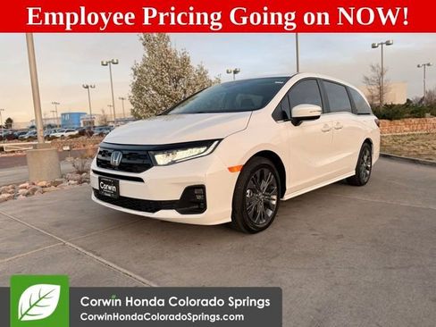 New 2026 Honda Odyssey Touring image 4