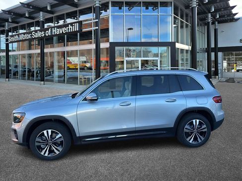 Used 2026 Mercedes-Benz GLB 250 4MATIC image 5