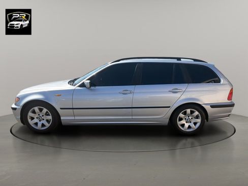 Used 2004 BMW 325i Wagon RWD image 2