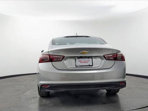 Used 2022 Chevrolet Malibu LT FWD image 7