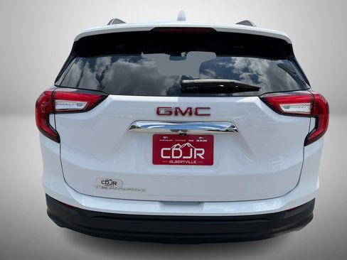 Used 2022 GMC Terrain SLE w/ Driver Convenience Package FWD image 9