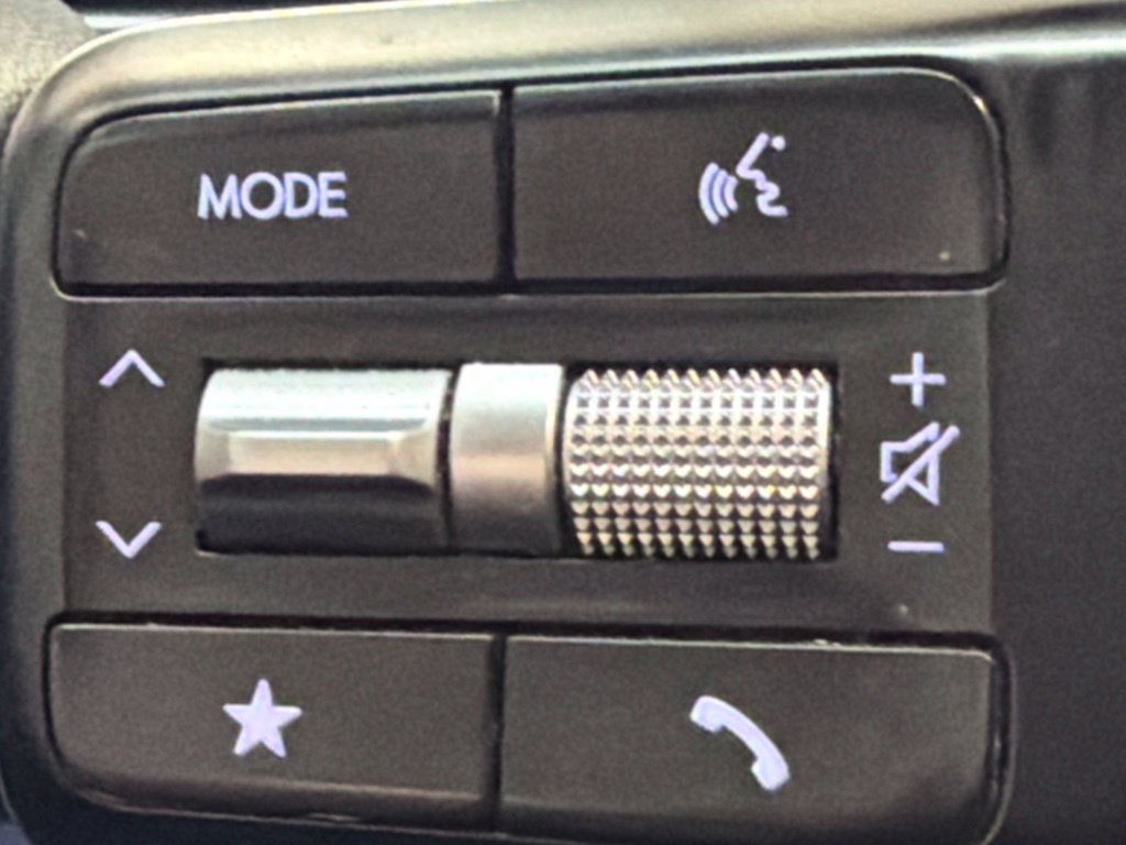 Certified 2025 Hyundai Santa Fe SEL FWD image 22