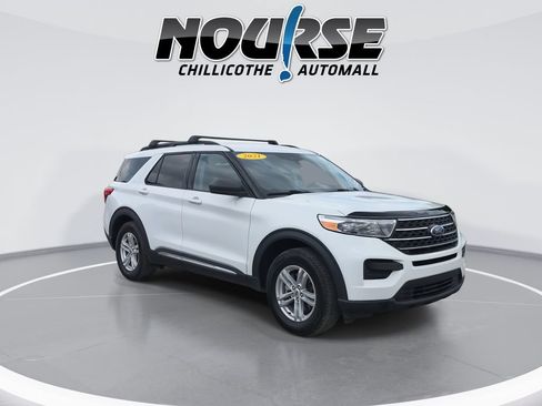 Used 2021 Ford Explorer XLT w/ Class III Trailer Tow Package AWD/4WD image 2