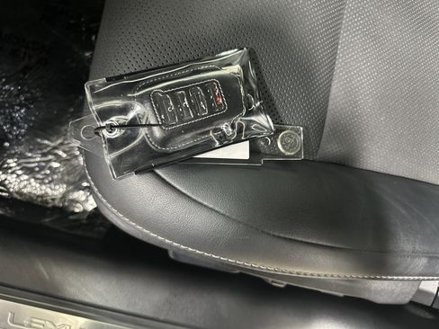 Used 2018 Lexus ES 350 w/ Navigation System Package image 36