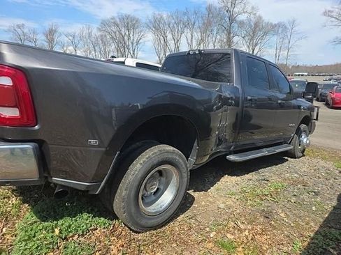 Used 2024 RAM 3500 Big Horn w/ Bed Utility Group AWD/4WD image 3