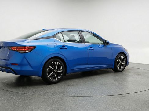 Used 2025 Nissan Sentra SV image 9