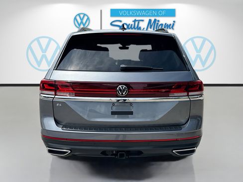 Certified 2024 Volkswagen Atlas SE w/ Panoramic Sunroof Package FWD image 6