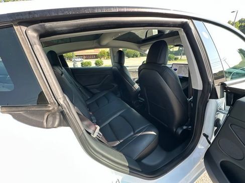 Used 2021 Tesla Model 3 Standard Range Plus RWD image 17