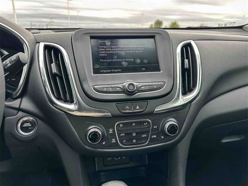 Used 2022 Chevrolet Equinox LT image 30