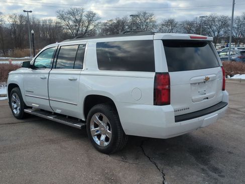 Used 2017 Chevrolet Suburban LT w/ LT Signature Package image 6