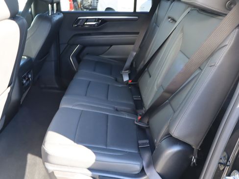 Certified 2025 Chevrolet Suburban Z71 w/ Sun And Tow Package image 31