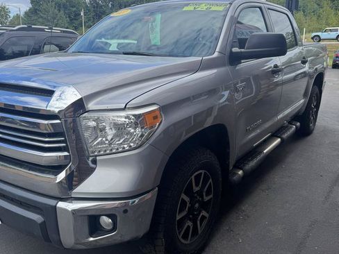 Used 2017 Toyota Tundra SR5 w/ TRD Off Road Package AWD/4WD image 4