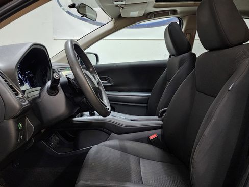 Used 2018 Honda HR-V EX image 14