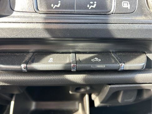 Used 2014 Chevrolet Silverado 1500 W/T image 22