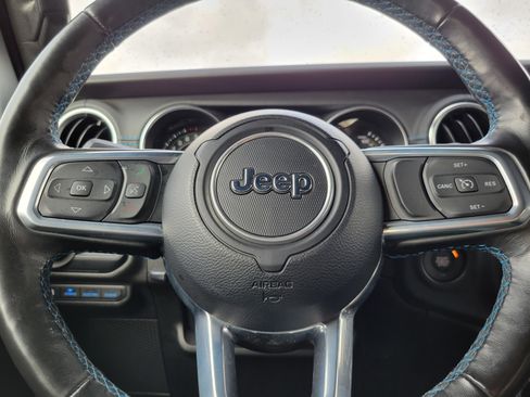 Used 2023 Jeep Wrangler Unlimited Rubicon 4xe w/ Steel Bumper Group AWD/4WD image 8