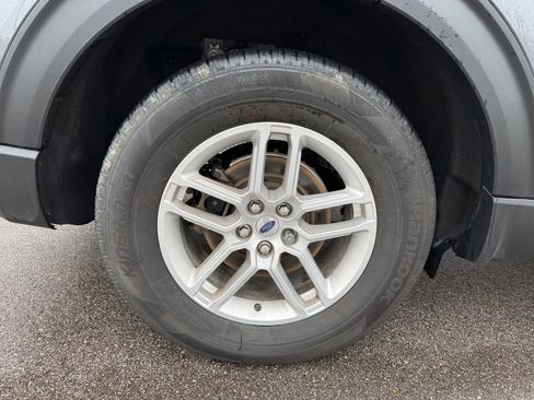 Used 2025 Ford Explorer Active AWD/4WD image 30