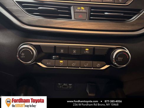 Used 2025 Nissan Altima 2.5 SV FWD image 26