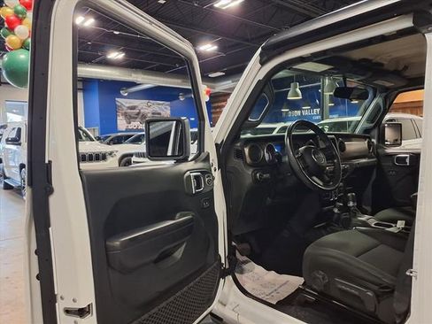 Used 2018 Jeep Wrangler Unlimited Sport S image 13