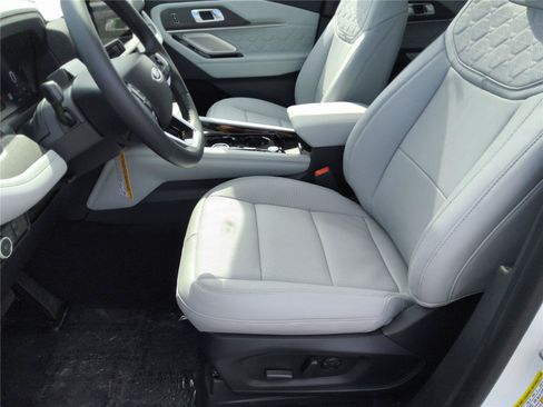 New 2026 Ford Explorer Platinum w/ LUX Leather Package AWD/4WD image 13