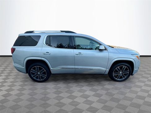 Used 2017 GMC Acadia Denali w/ Technology Package image 9