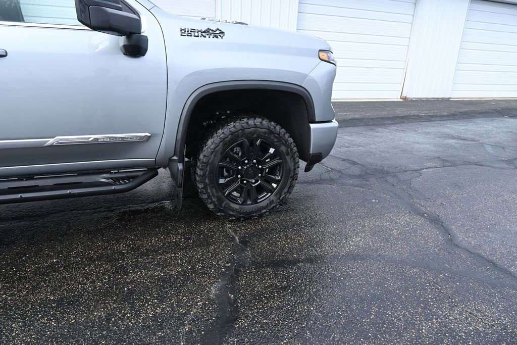 Used 2024 Chevrolet Silverado 2500 High Country w/ Technology Package AWD/4WD image 23