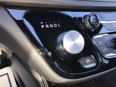 New 2026 Chrysler Pacifica Limited w/ Uconnect Theater Family Group image 20