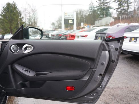 Used 2016 Nissan 370Z Coupe image 56