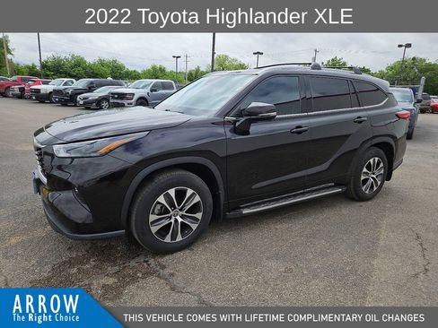 Used 2022 Toyota Highlander XLE FWD image 5