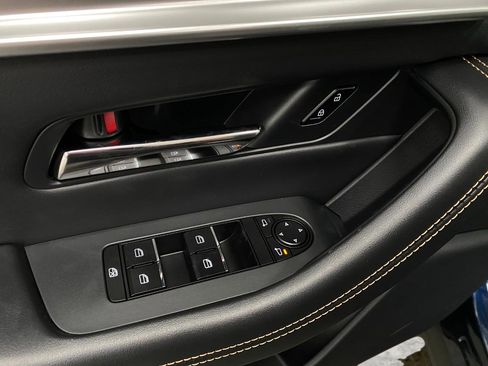 New 2025 MAZDA CX-90 Plug-In Hybrid w/ Preferred image 31