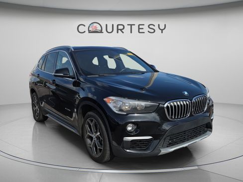 Used 2018 BMW X1 sDrive28i FWD image 3