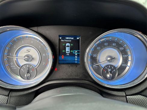 Used 2014 Chrysler 300 S image 17