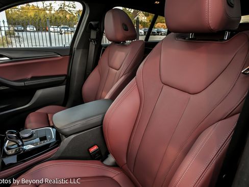 Used 2024 BMW X4 xDrive30i image 2