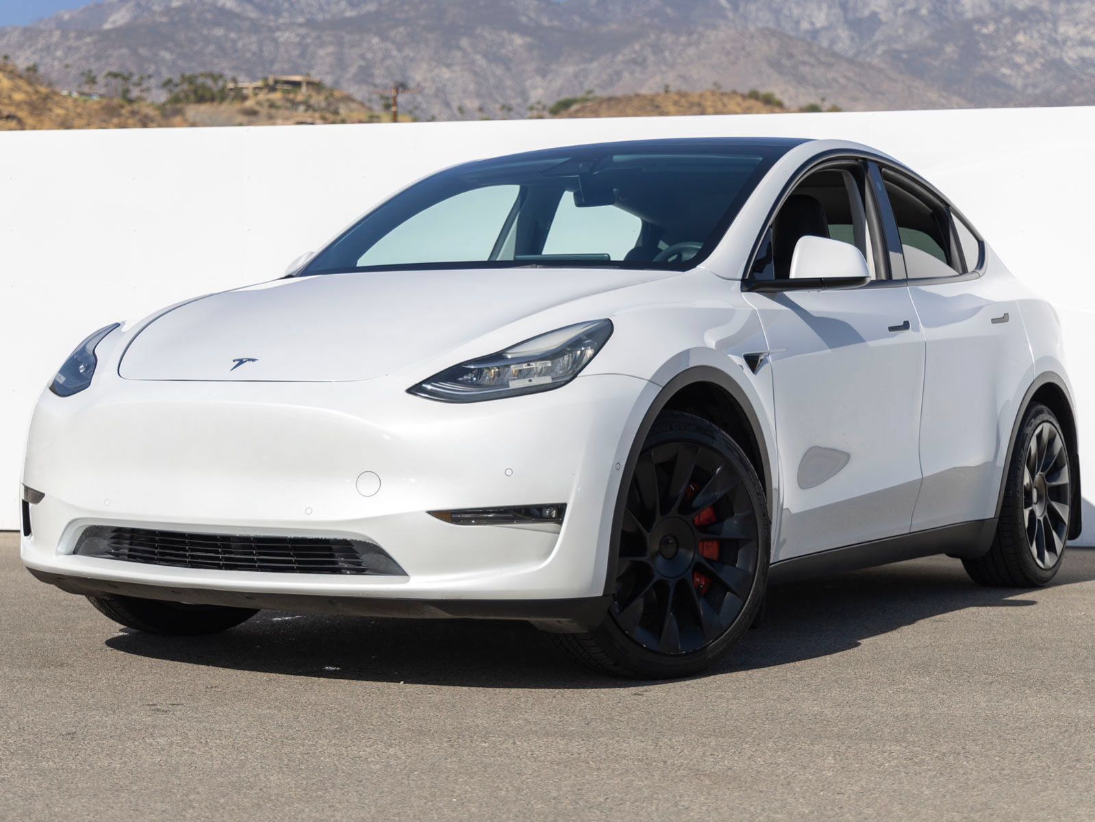 Used 2021 Tesla Model Y Long Range AWD/4WD image 1