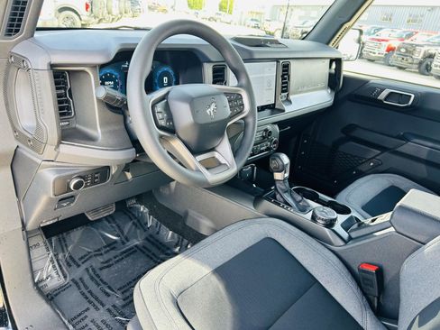 New 2025 Ford Bronco 4-Door AWD/4WD image 10
