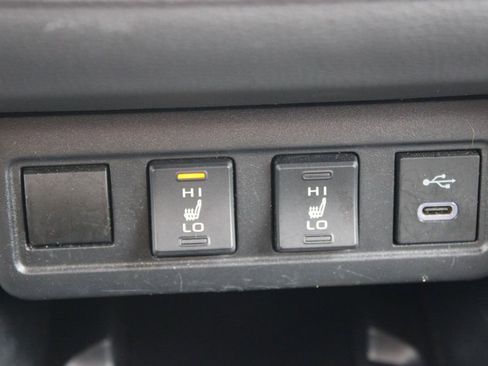 Used 2024 Toyota Corolla Cross XLE image 40