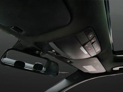 Used 2018 Mercedes-Benz C 300 Sedan w/ Premium Package image 22