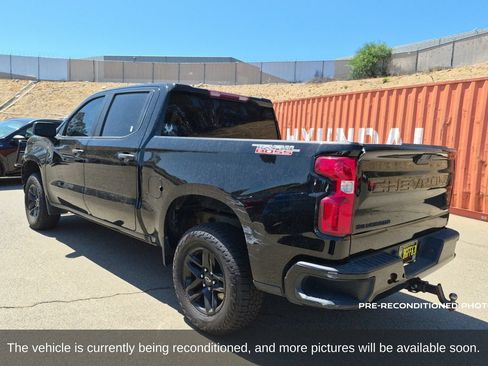 Used 2022 Chevrolet Silverado 1500 Custom Trail Boss w/ Safety Confidence Package AWD/4WD image 8