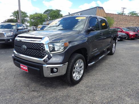 Used 2018 Toyota Tundra SR5 w/ SR5 Upgrade Package RWD image 1