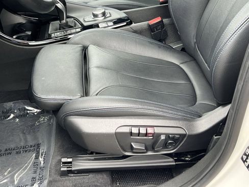 Used 2022 BMW X1 xDrive28i w/ M Sport Package image 11